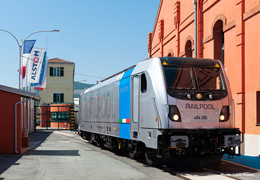 Traxx_locomotives_for_Railpool.jpg